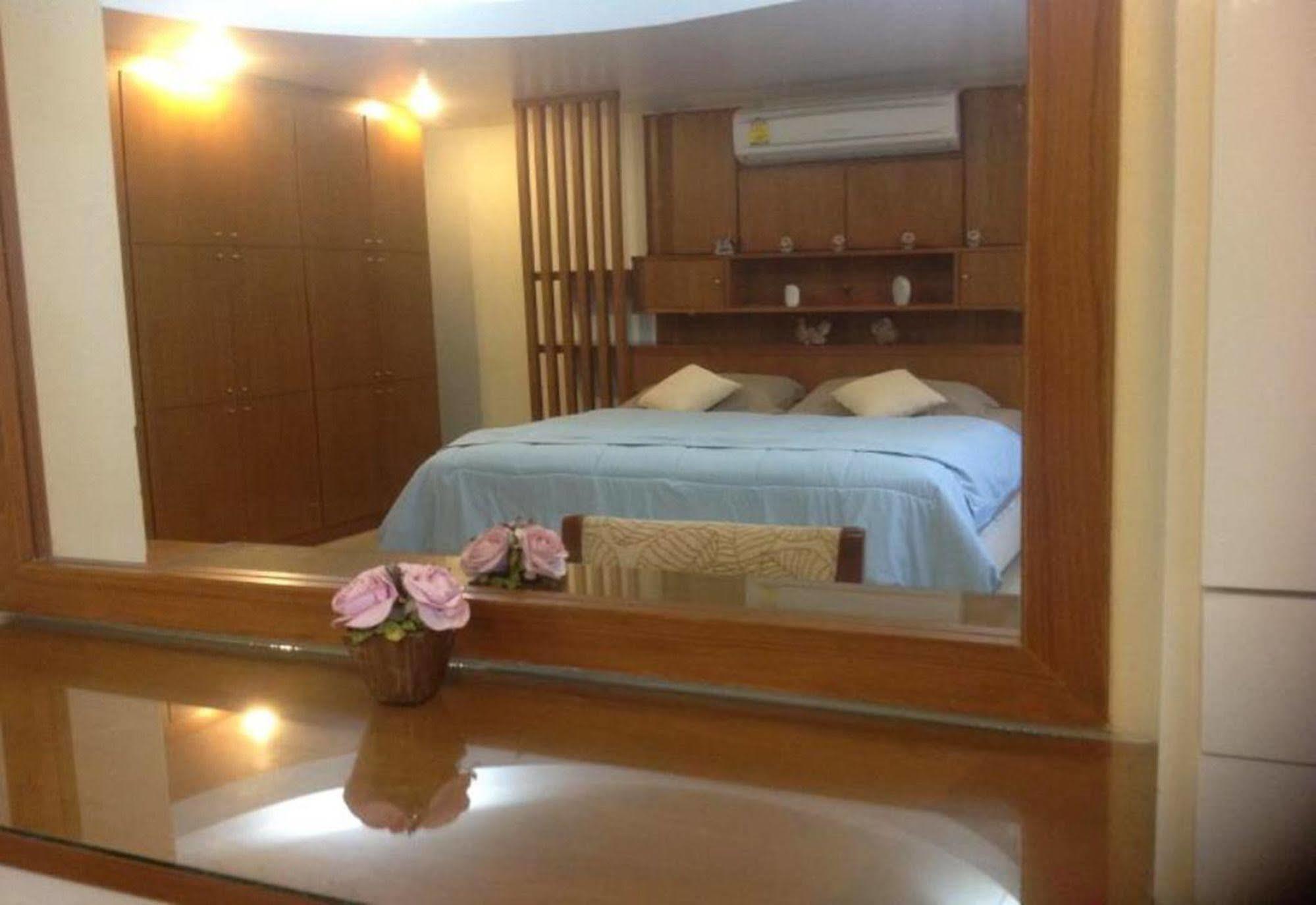 Ruankeaw Homestay Nai Harn Exterior photo